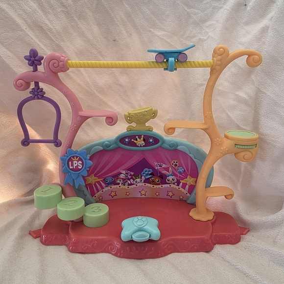 Littlest Pet Shop LPS Tricks & Talent Show Stage Playset 2006 Hasbro - Picture 1 of 9